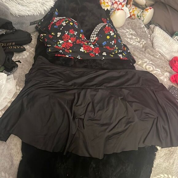 Torrid pinup girl roses gingham  halter bikini w skirted bottom - Picture 1 of 5